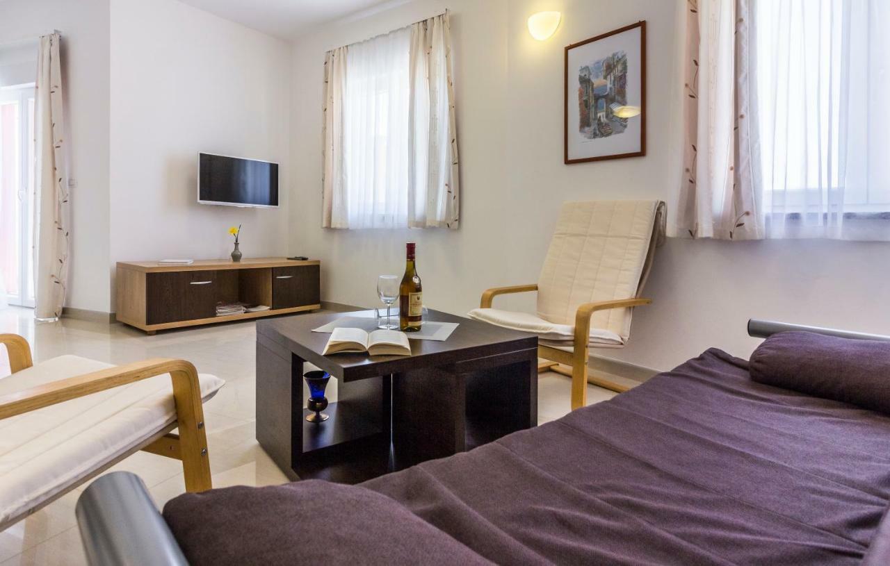 Apartman Kp Medulin Exterior foto