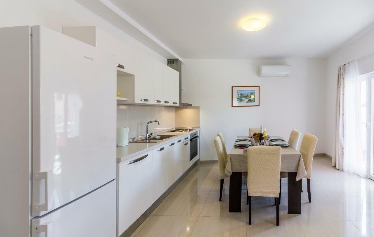 Apartman Kp Medulin Exterior foto