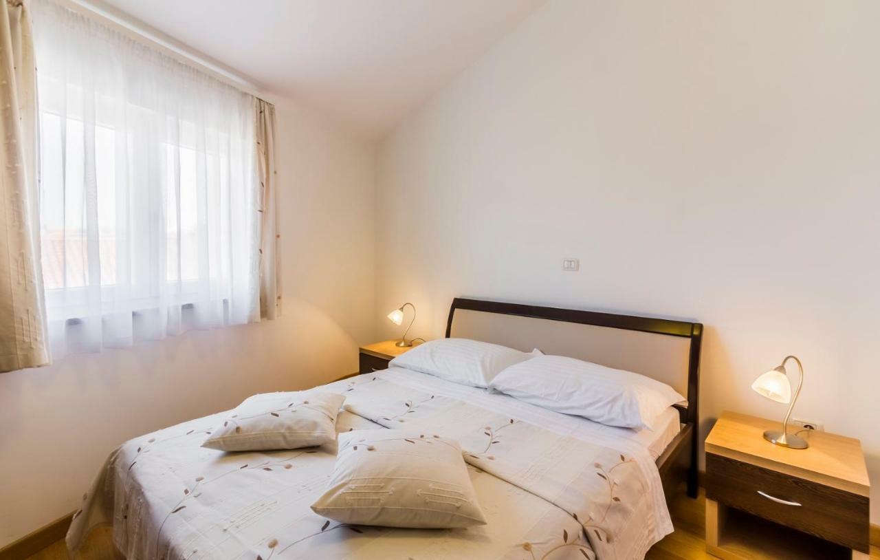 Apartman Kp Medulin Exterior foto