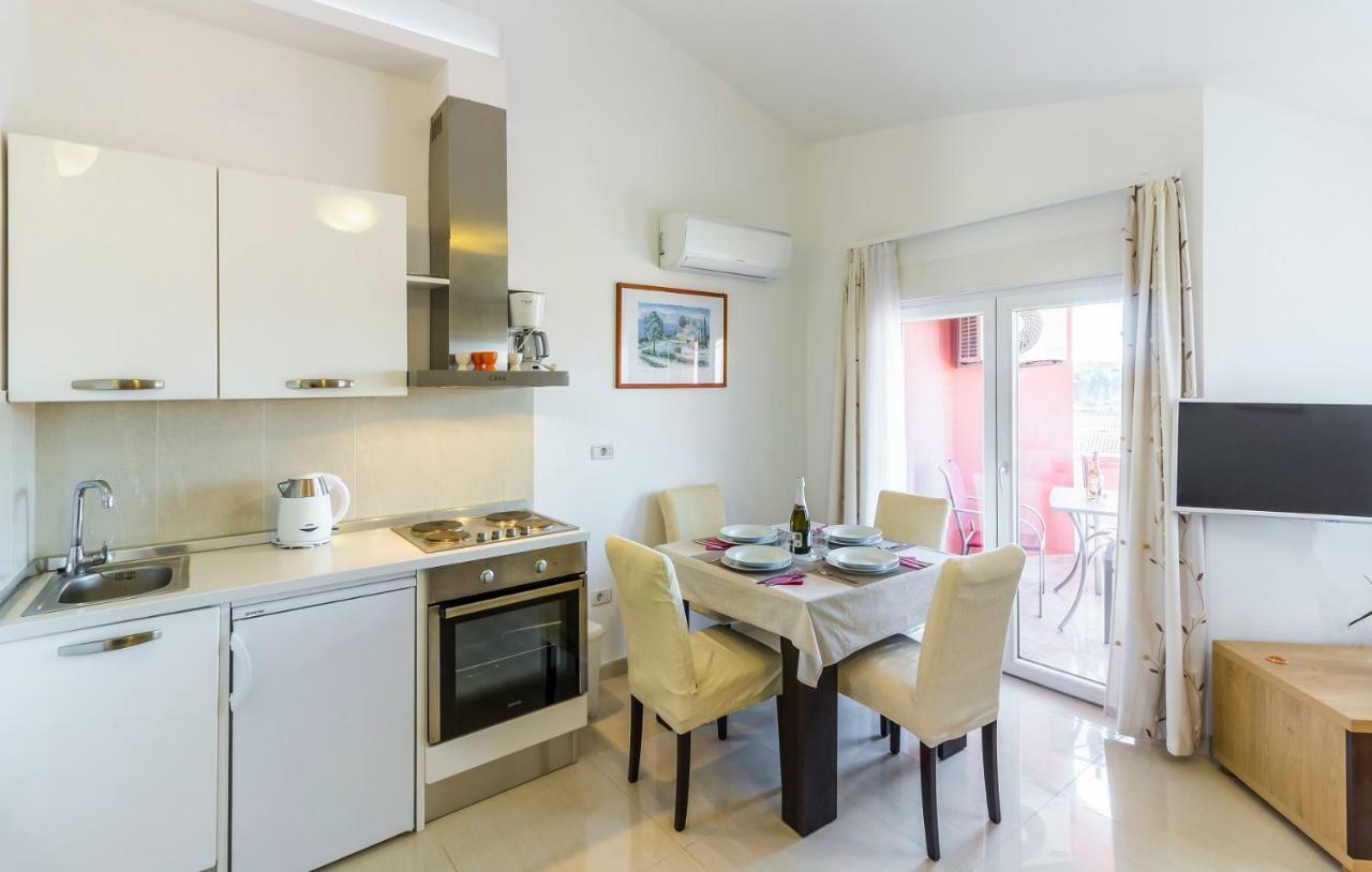 Apartman Kp Medulin Exterior foto
