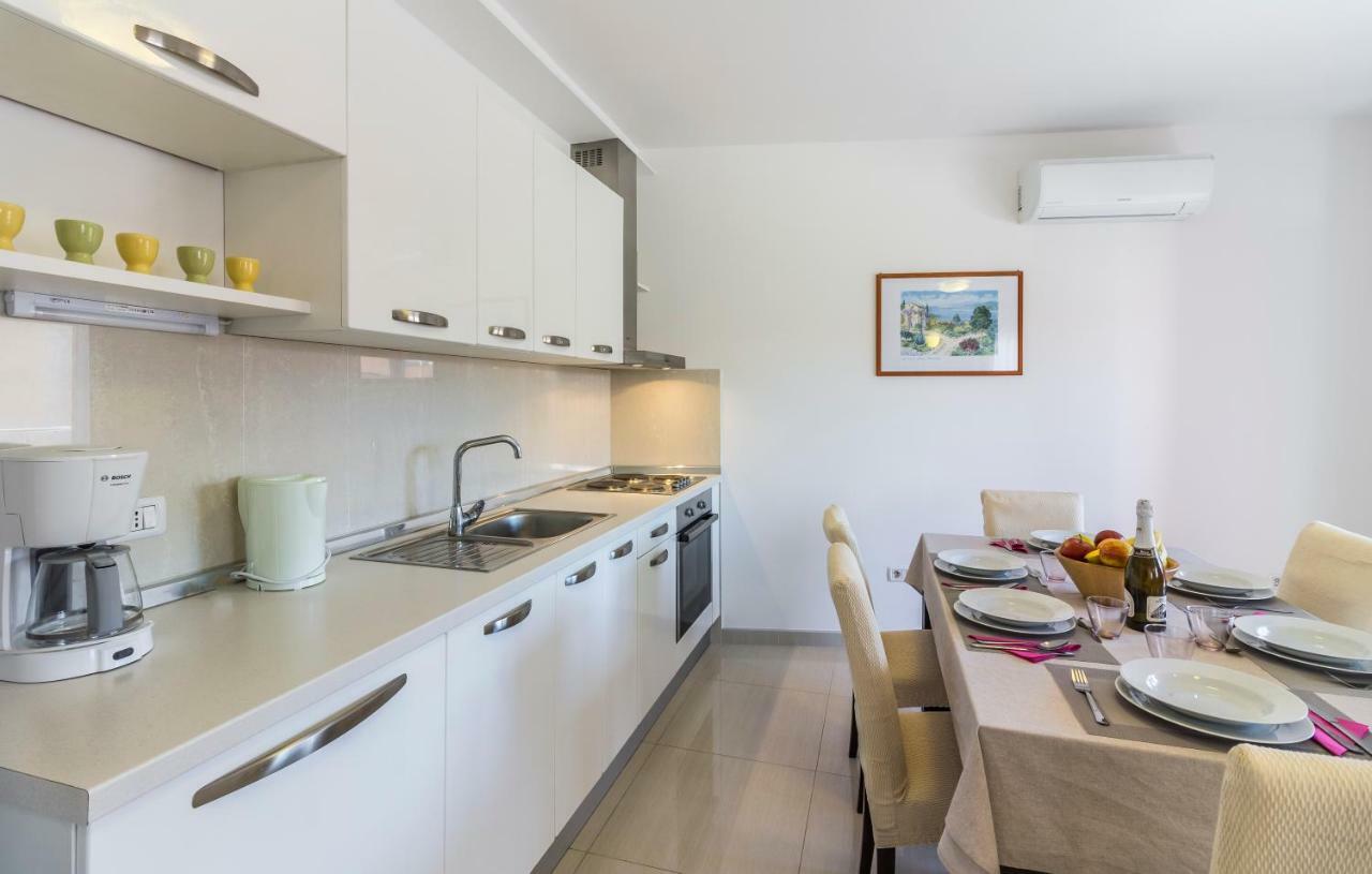 Apartman Kp Medulin Exterior foto