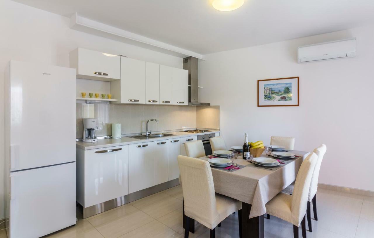 Apartman Kp Medulin Exterior foto