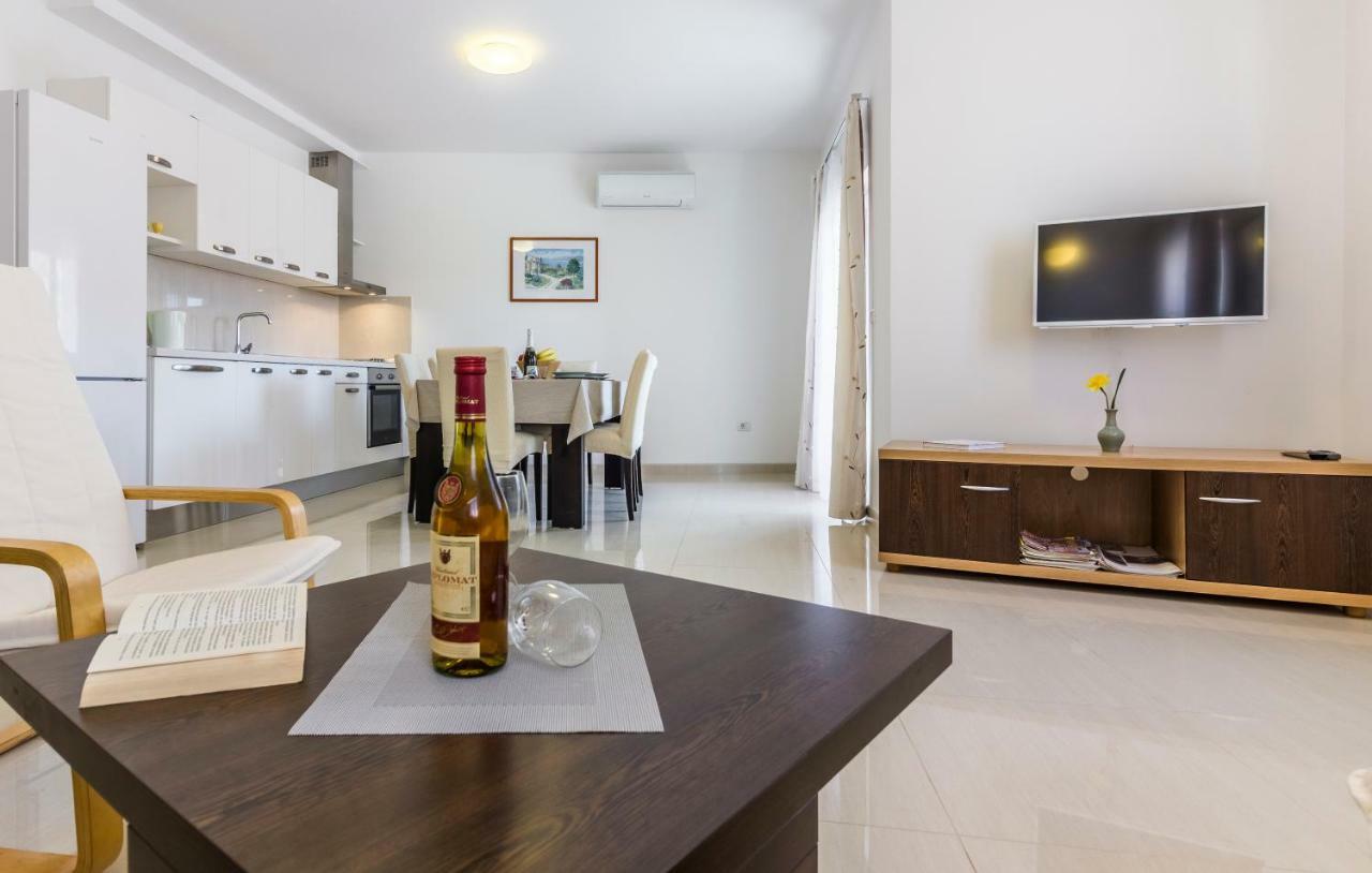 Apartman Kp Medulin Exterior foto