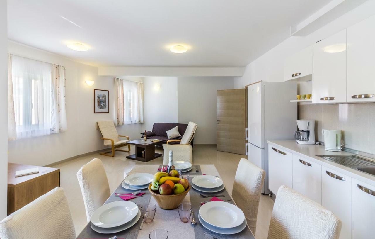 Apartman Kp Medulin Exterior foto