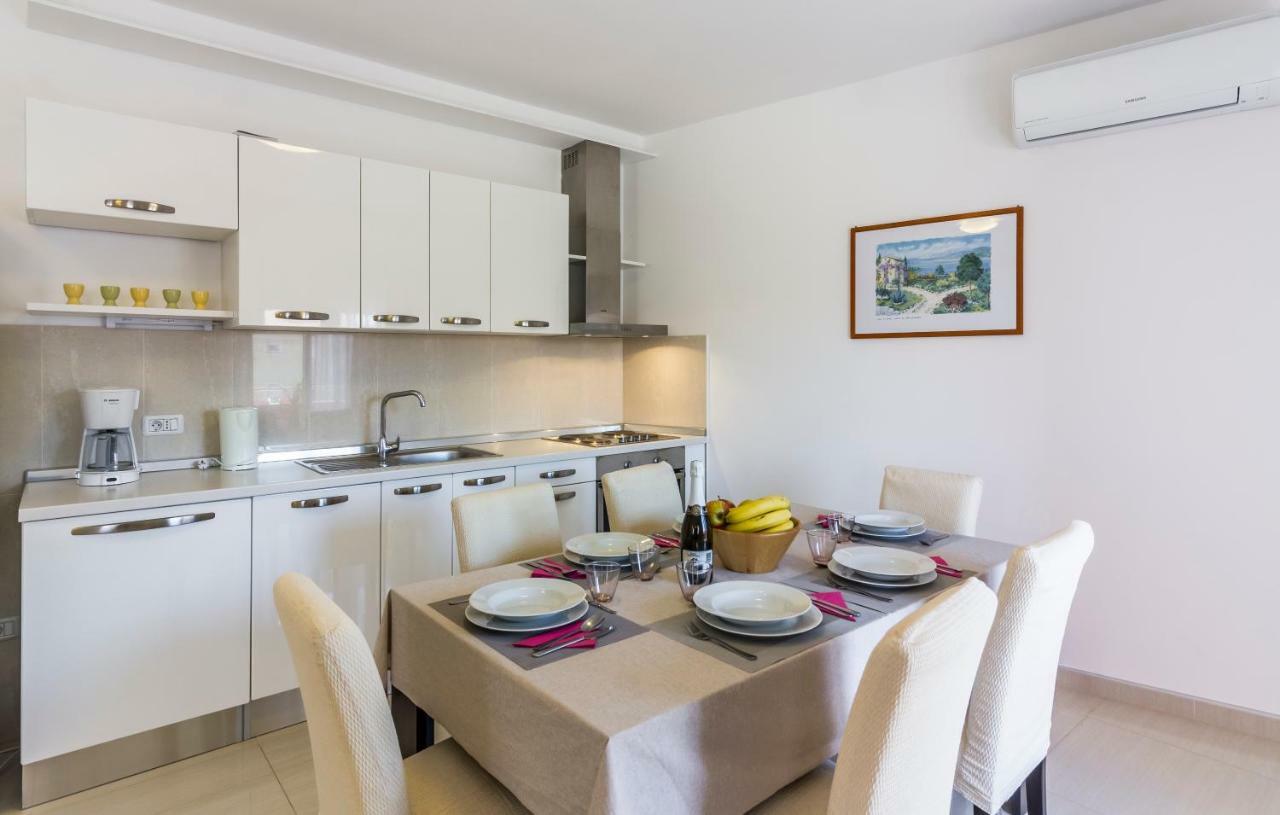 Apartman Kp Medulin Exterior foto