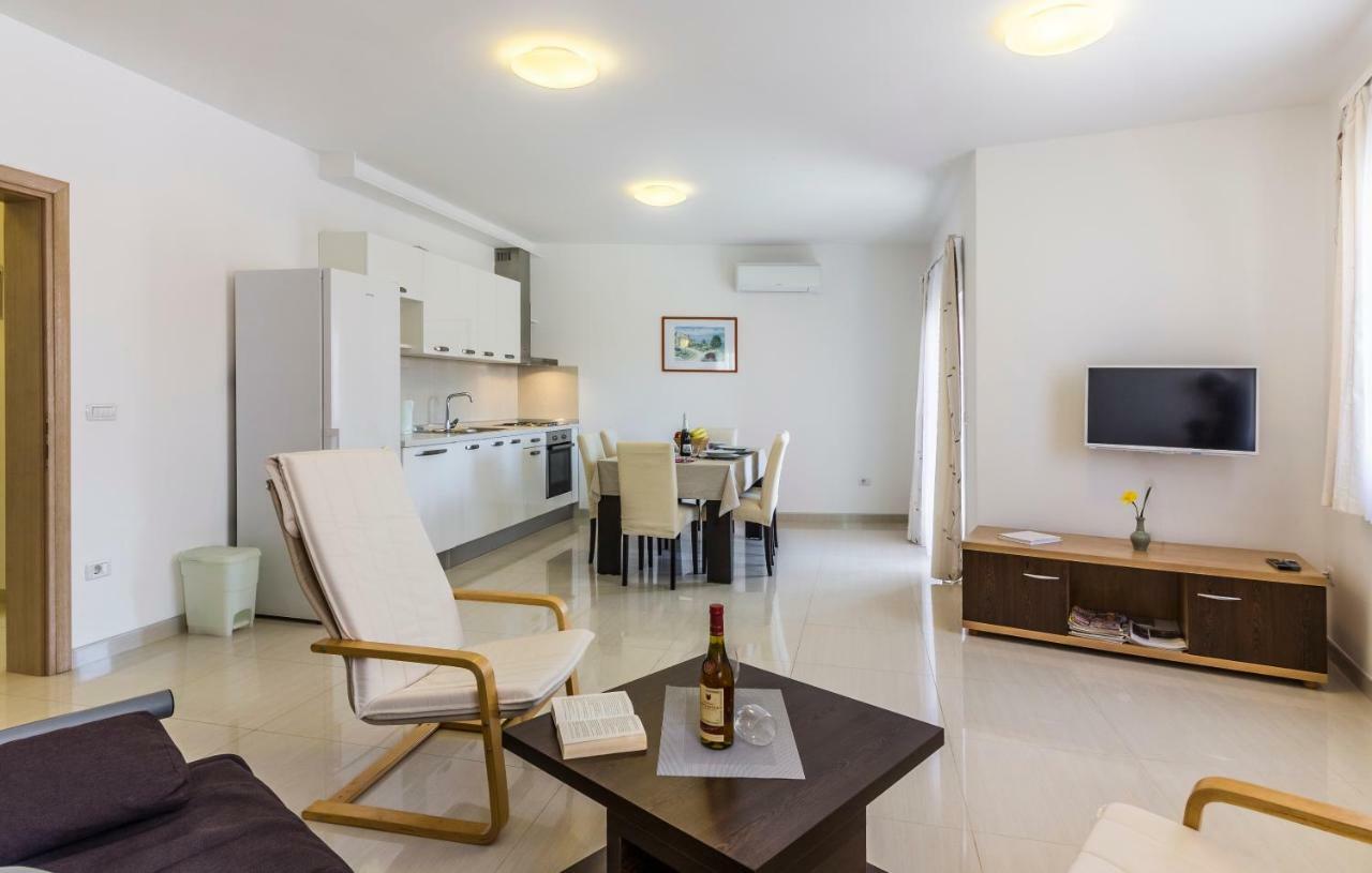 Apartman Kp Medulin Exterior foto