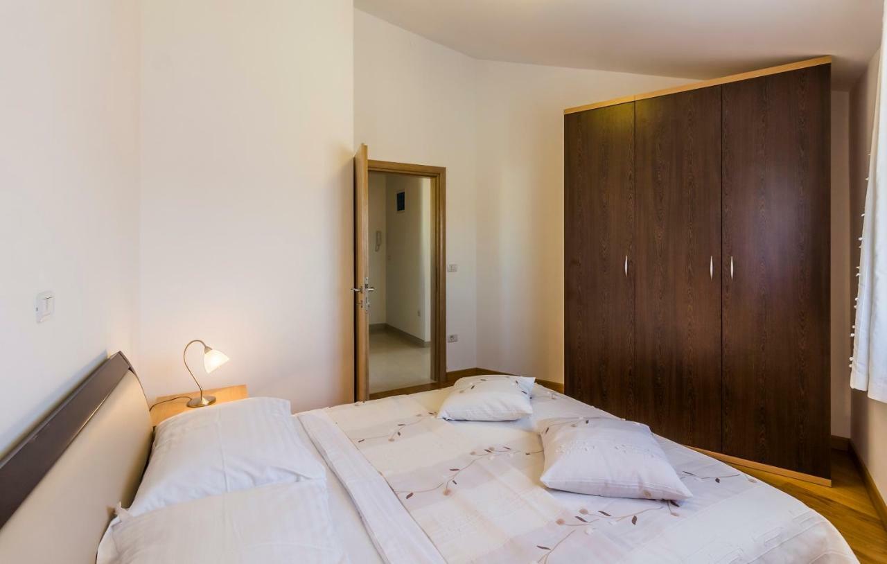 Apartman Kp Medulin Exterior foto