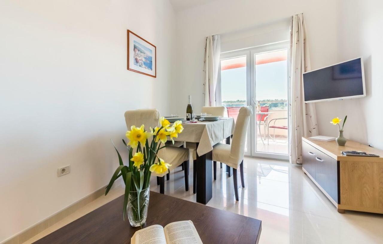 Apartman Kp Medulin Exterior foto
