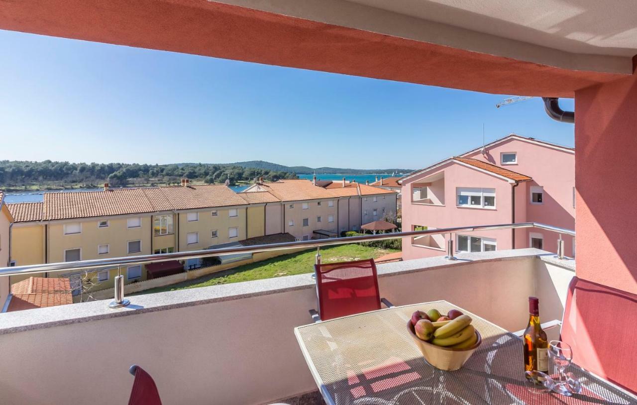 Apartman Kp Medulin Exterior foto