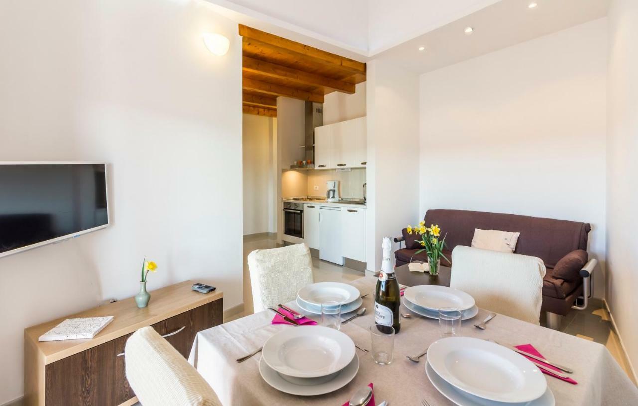Apartman Kp Medulin Exterior foto