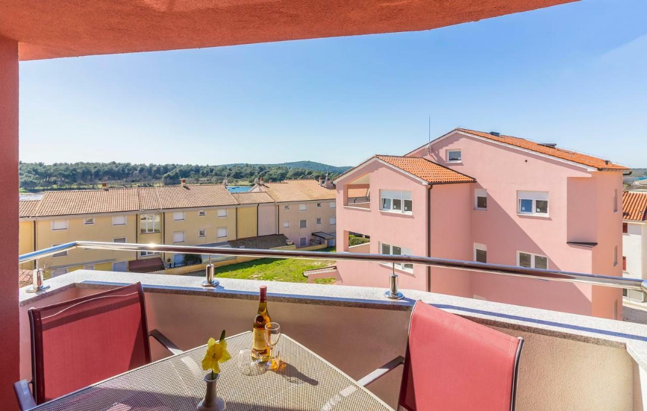 Apartman Kp Medulin Exterior foto